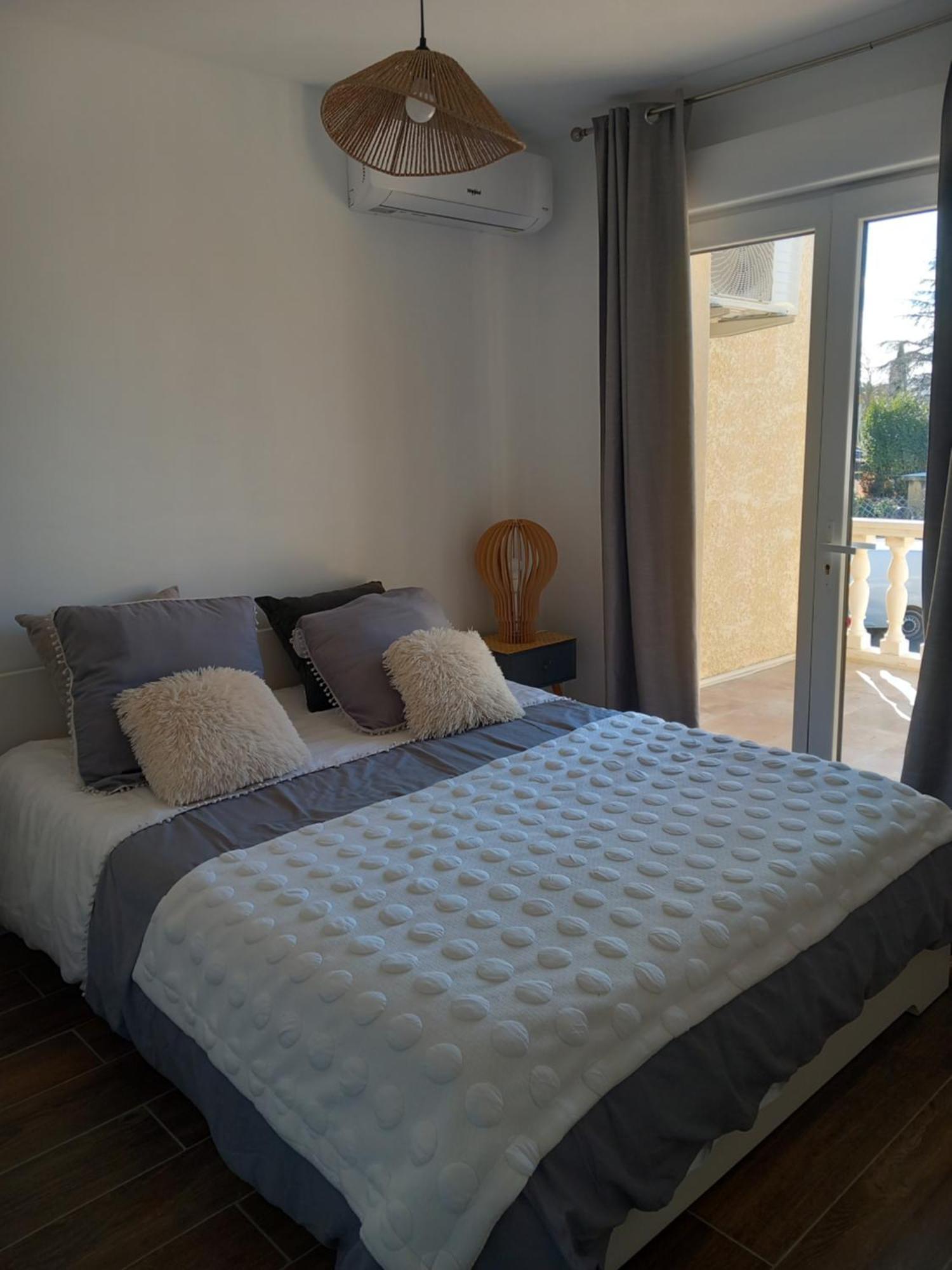 Appartement Independant Dans Une Villa 미라마 외부 사진